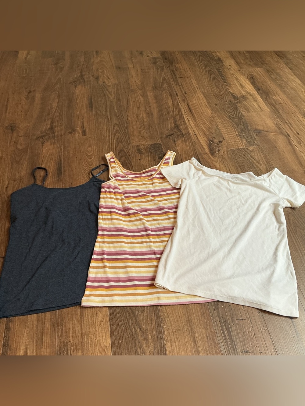 Women’s Medium Basic Top Bundle Old Navy A New Day SO Cami Lot BASIC minimalist